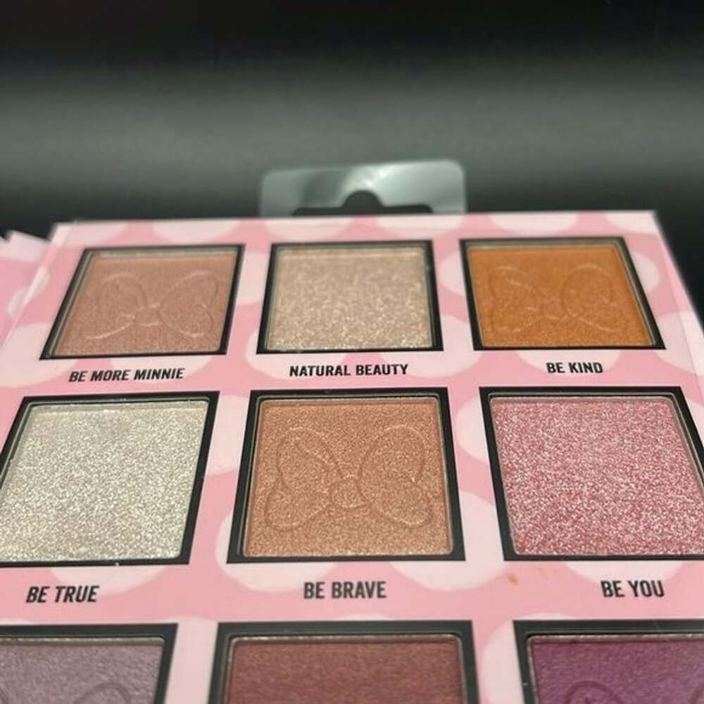 Disney Minnie Mouse Eyeshadow Palette - Picture 3 of 5